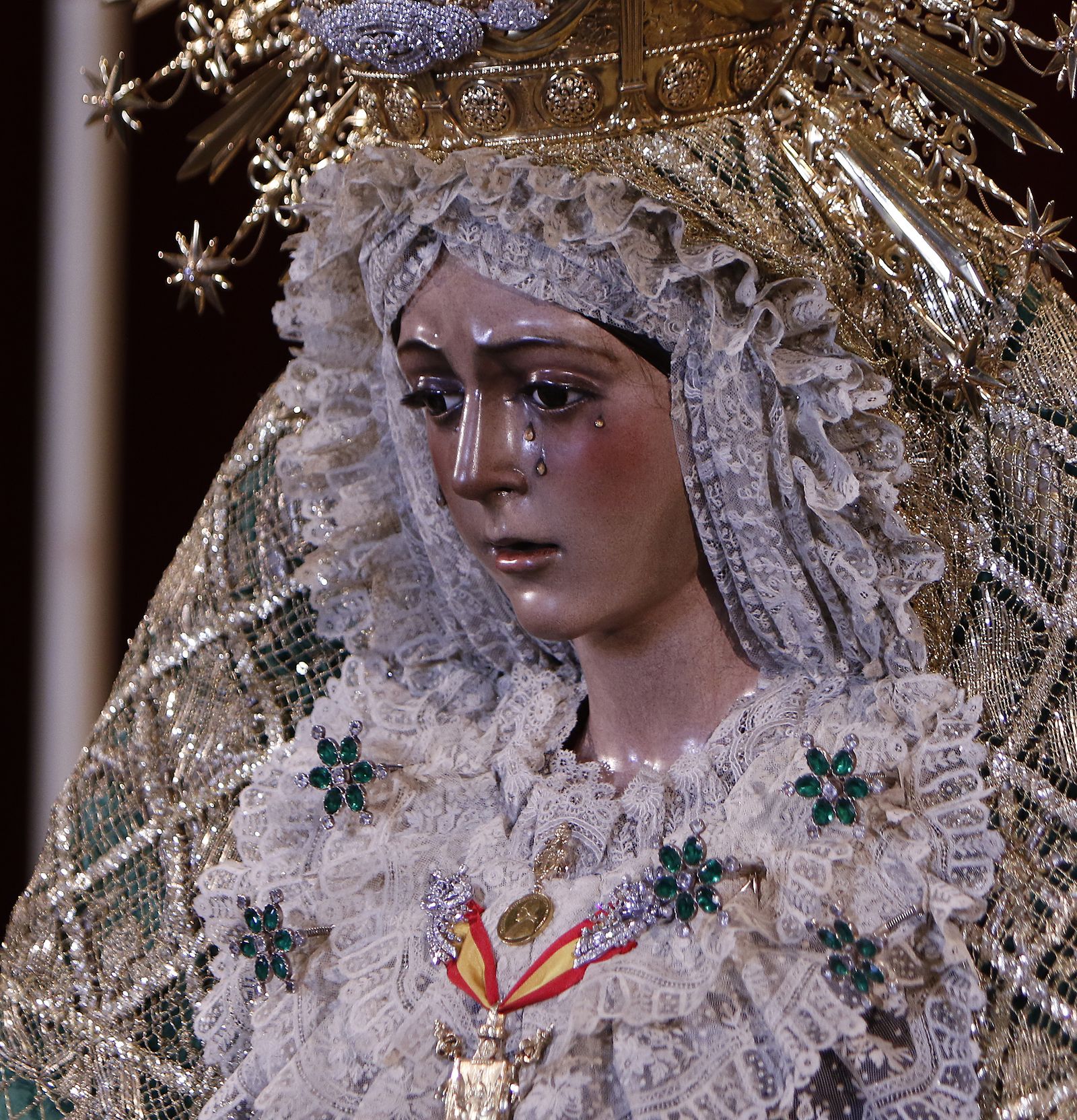 Besamanos de Esperanza de Triana y Macarena