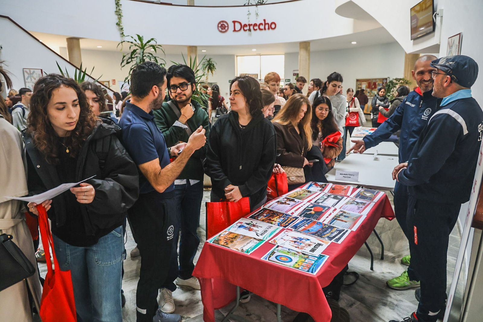 Fotografías de la llegada de estudiantes Erasmus a la Universidad de Huelva