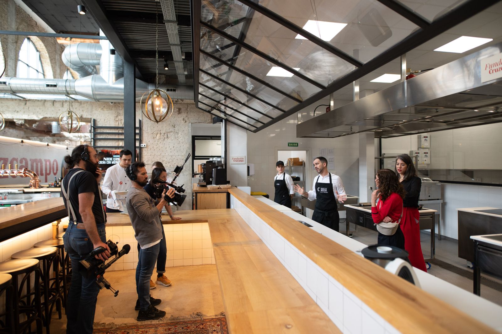 Las fotos de jugadores del Betis y del Sevilla en la Cruzcampo