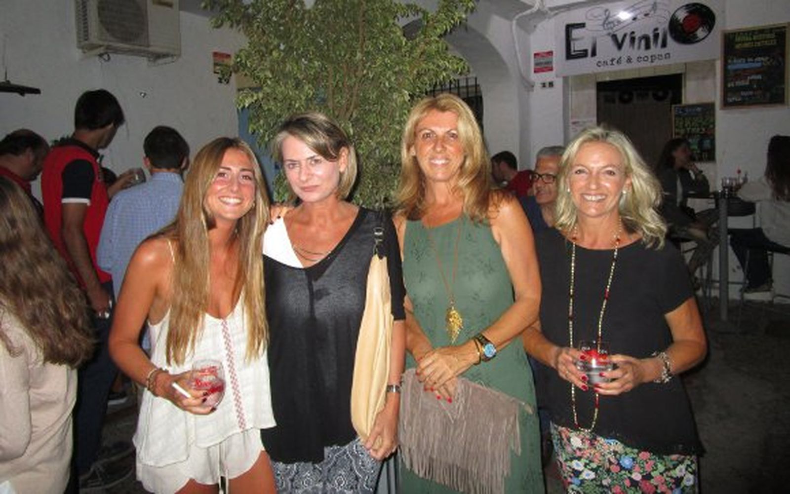 María Macpherson, María López Varela, Montse Gutiérrez-Trueba y Mercedes González de la Chica.

Foto: Ignacio Casas de Ciria