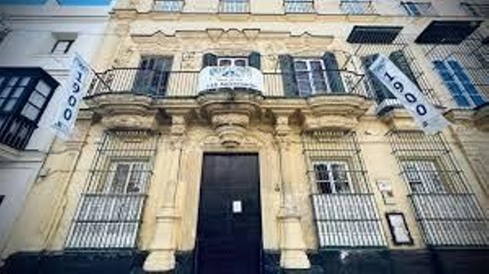 Fachada de la Academia de Bellas Artes Santa Cecilia, en la calle Pagador.