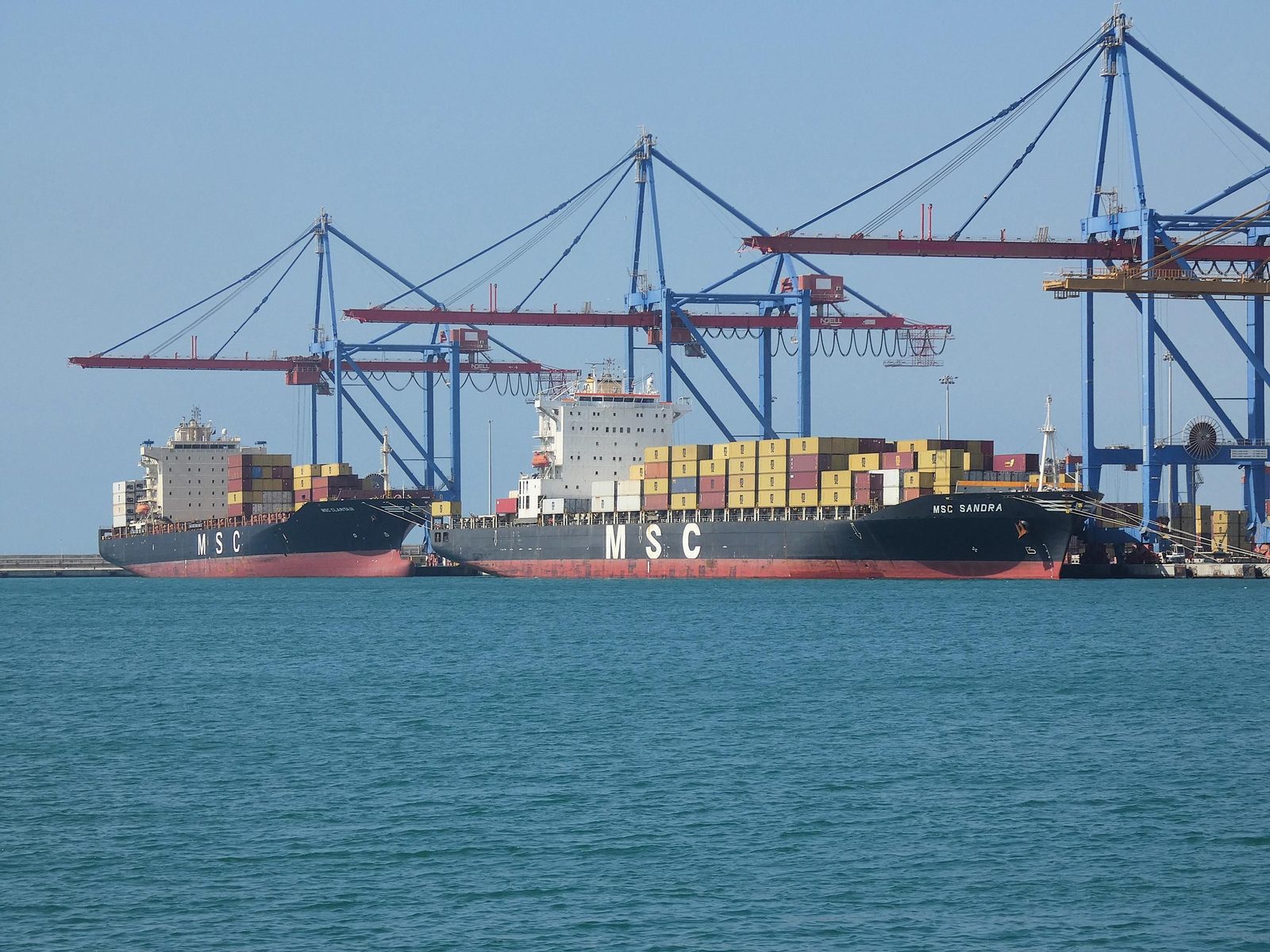 EL MSC Sandra y el MSC Clarita en el Puerto de Málaga.