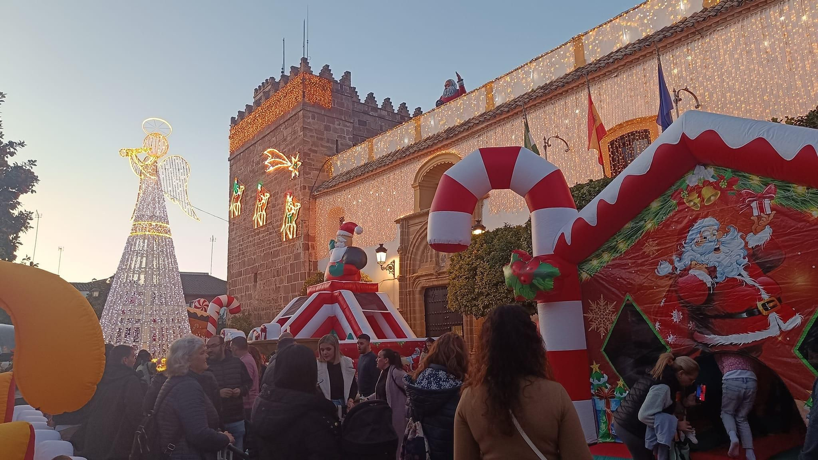 El mágico poblado navideño de Villa del Río, en imágenes