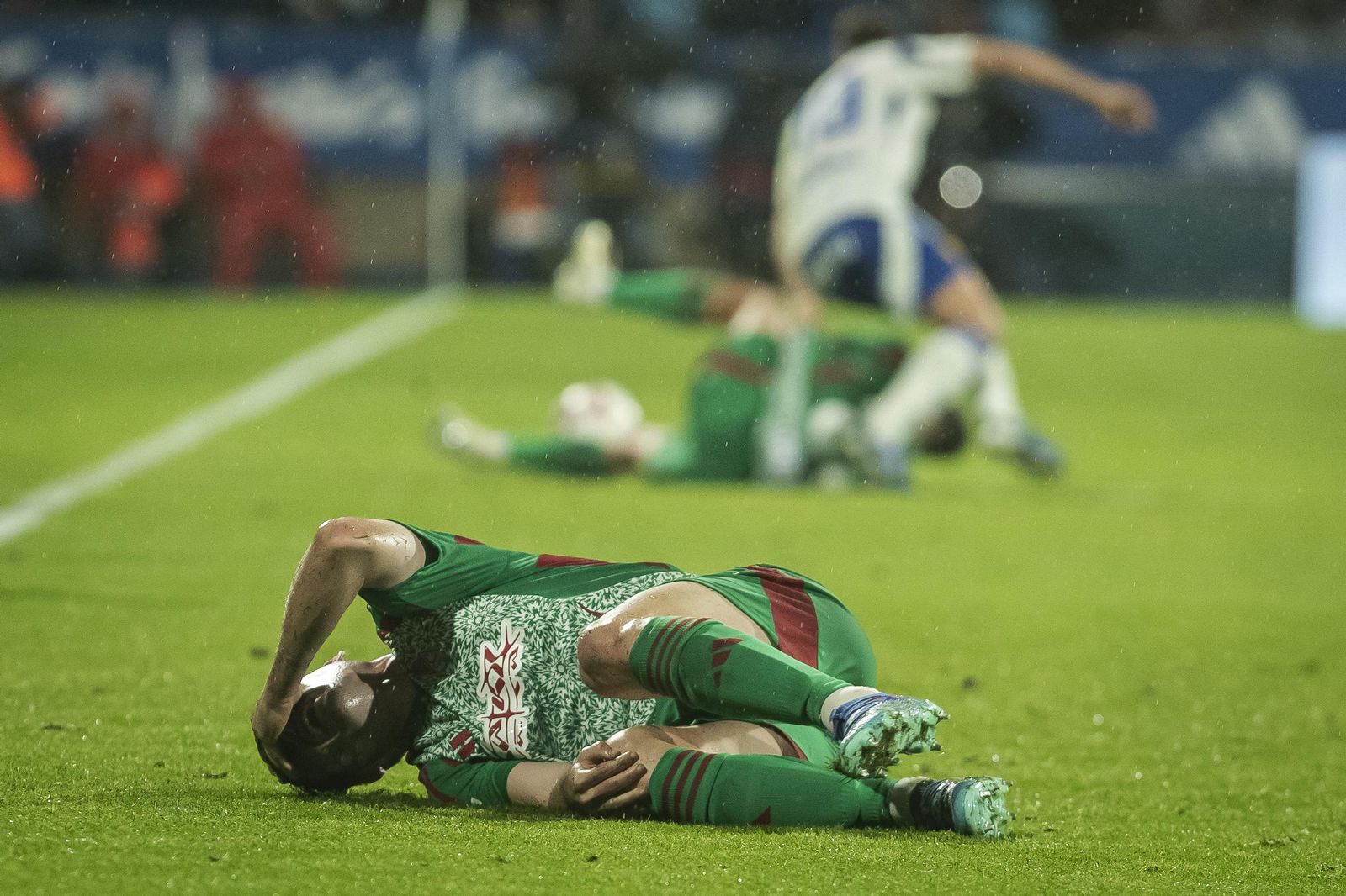 Sergio Ruiz cayó lesionado antes del descanso.