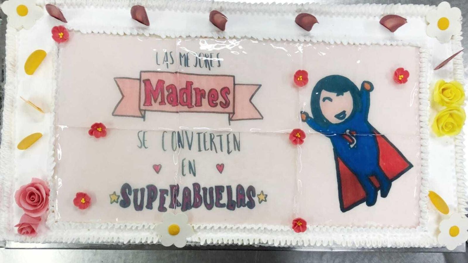 El dibujo ganador del sorteo de Pastelería Roldán, en la tarta solidaria.