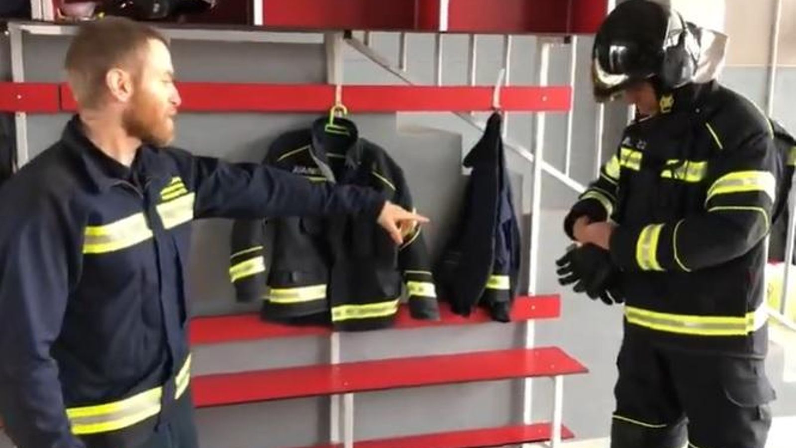 Fotograma de uno de los vídeos del canal Bomberos para niños.