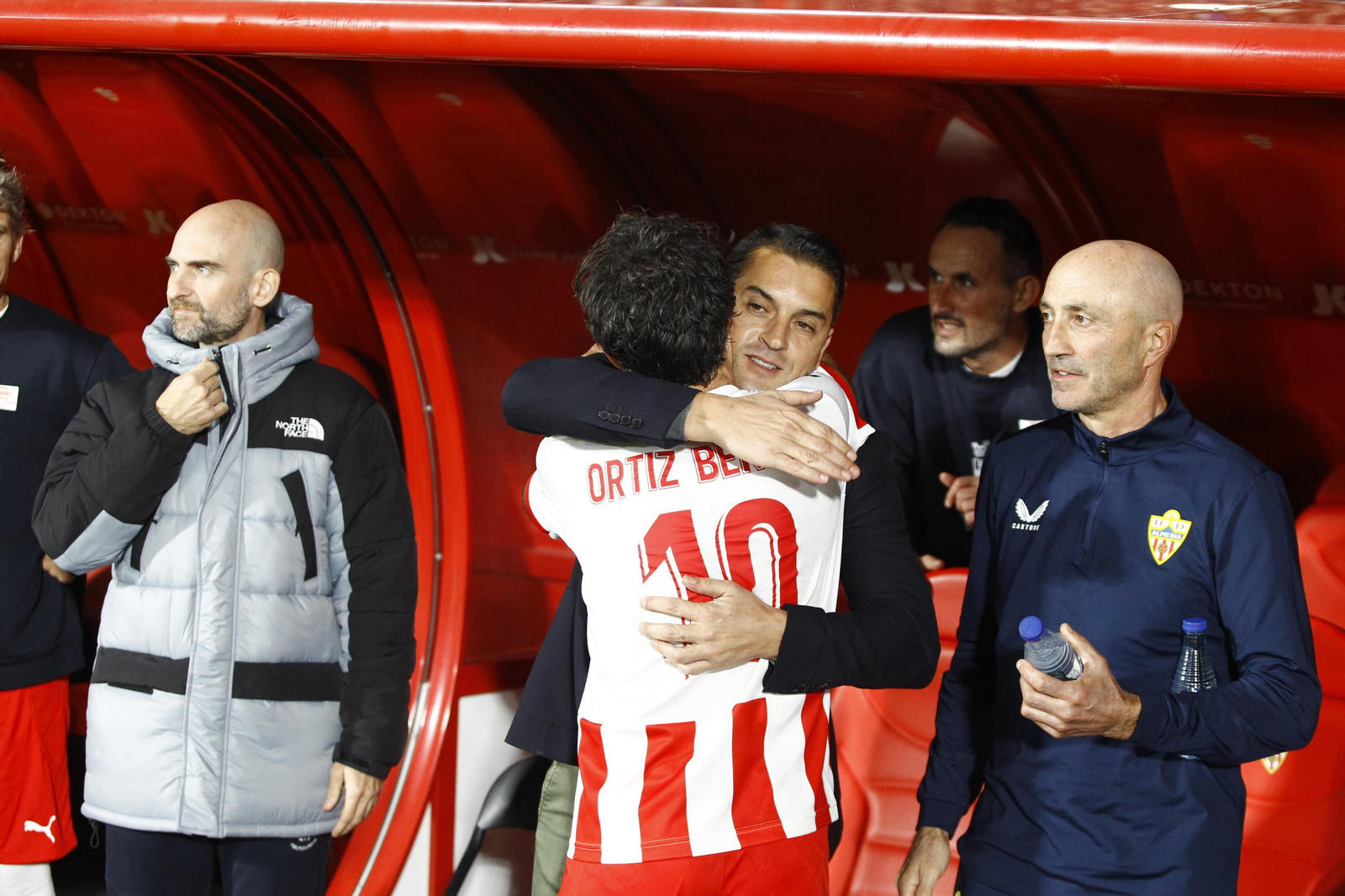 Imágenes del partido homenaje al 'eterno' capitán de la U.D. Almería, José Ortiz