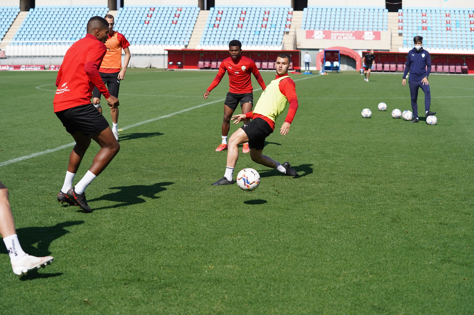 Entrenamiento del Almería, jueves 6