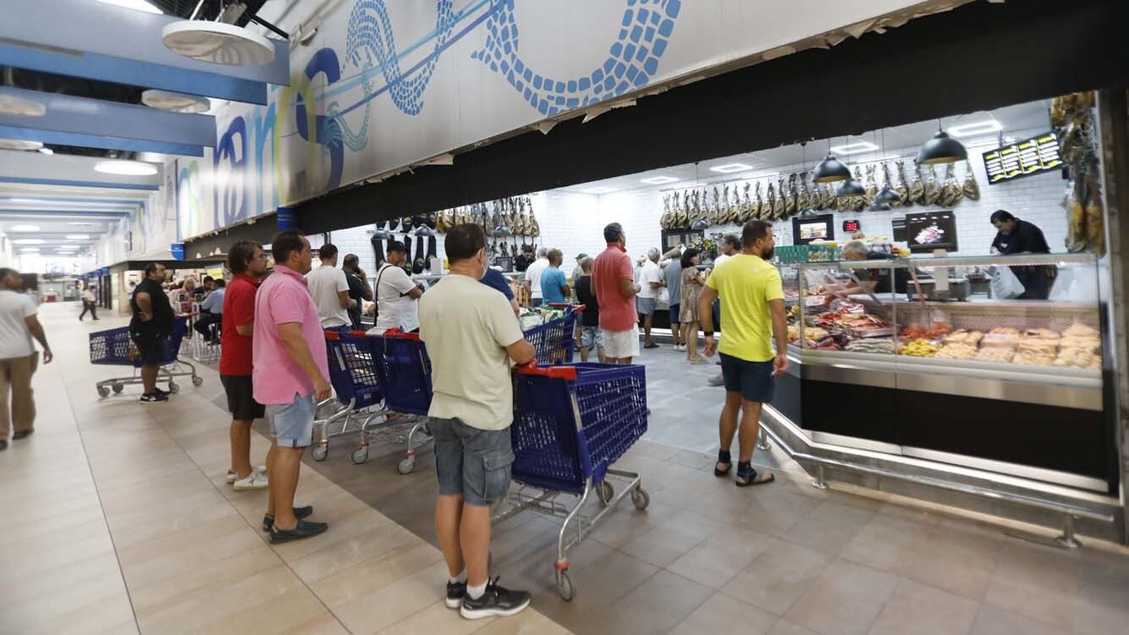 Las fotos de la reapertura de la Boutique de la Carne 42 días después del incendio