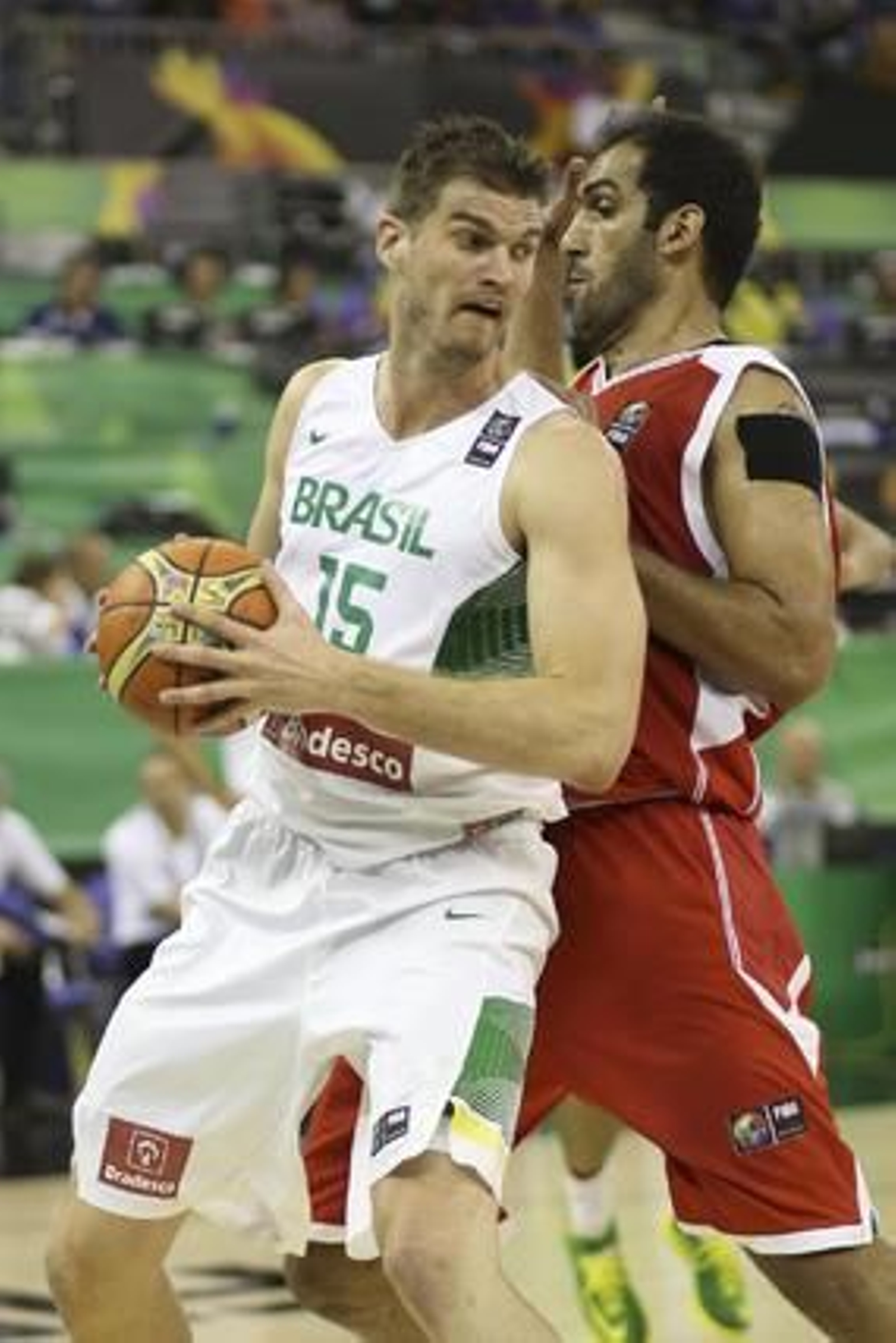 Brasil cumple ante Irán (79-50)