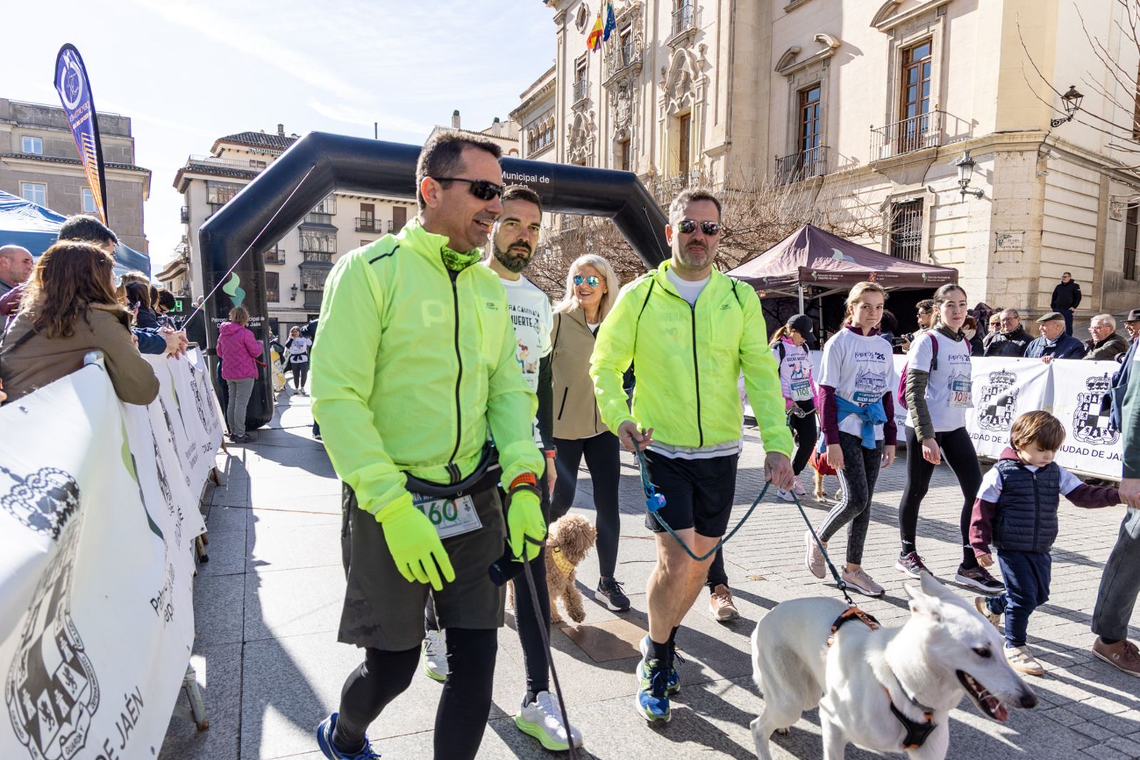 En imágenes: deporte y solidaridad se dan la mano en la VI Carrera-Caminata de la Hermandad de la Buena Muerte (1)