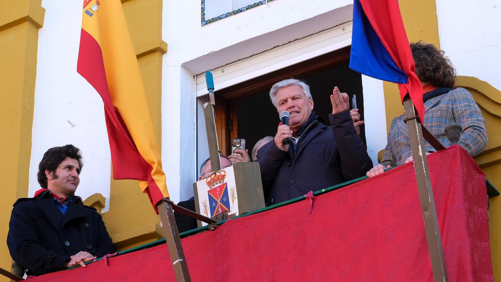 Espartaco fue el encargado de lanzar el chupinazo en la edición de 2025.