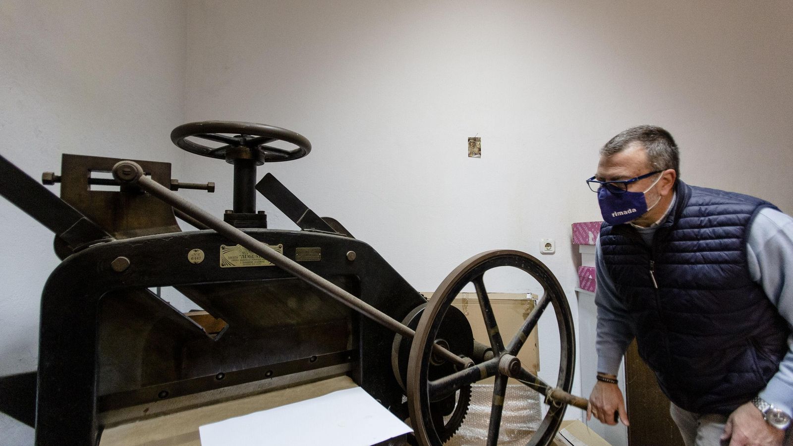 Cortadora italiana manual de finales del siglo XIX.