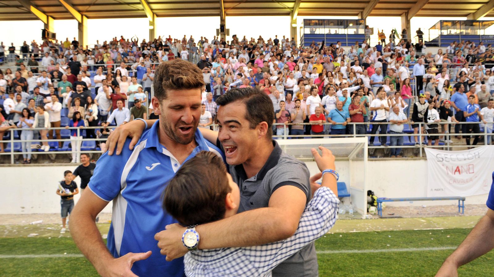 José y el Barbadillo, celebrando la clasificación del Arcos en la eliminatoria ante el Ejea.