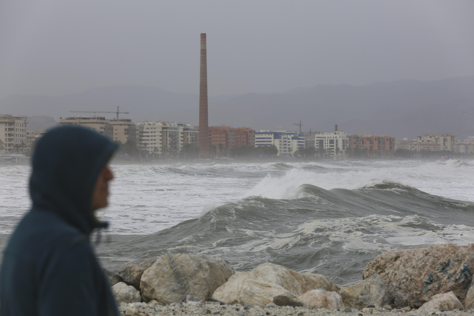 Las fotos del temporal en las playas de Málaga