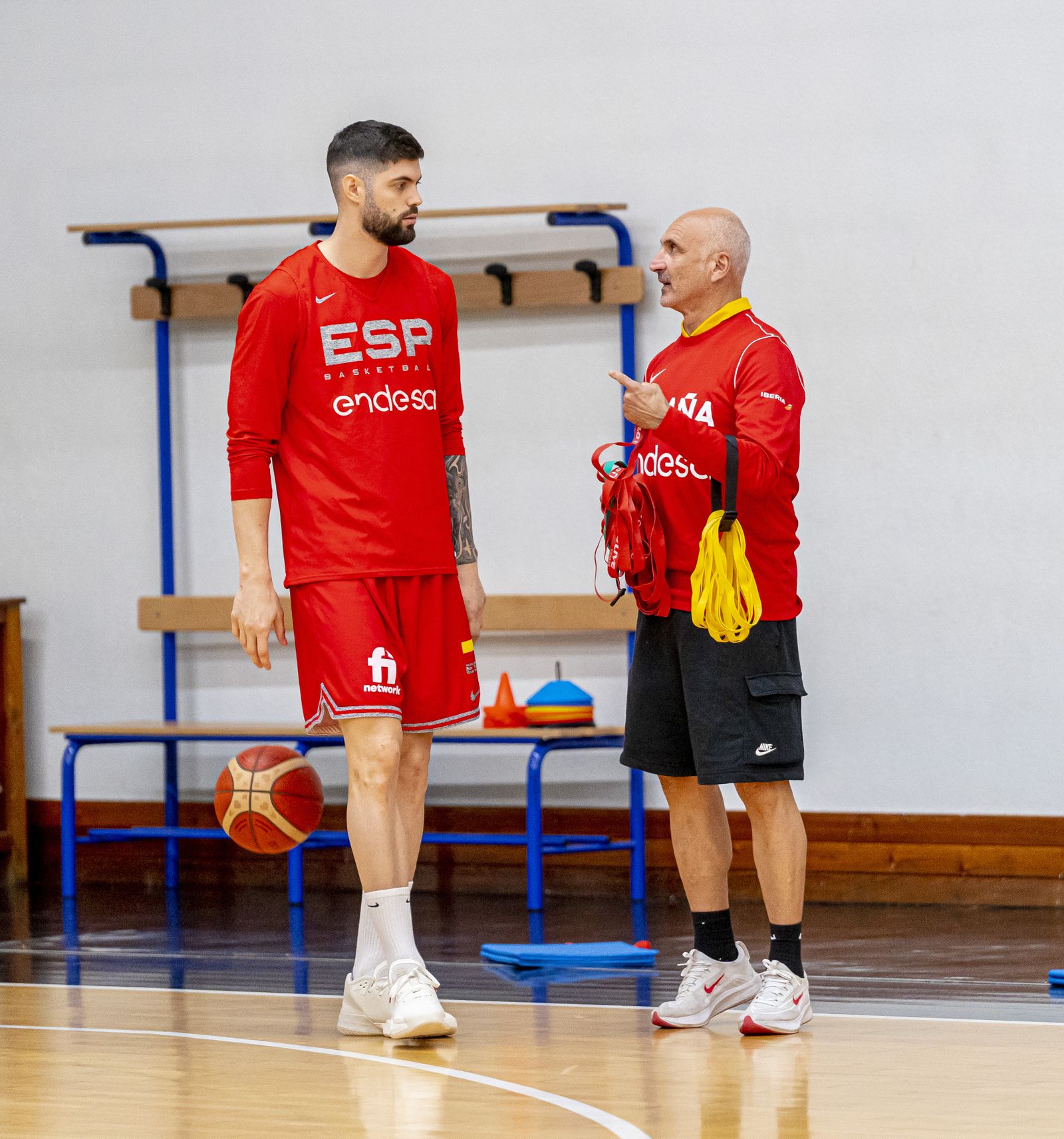 Alberto Díaz, Darío Brizuela y Jonathan Barreiro, a las órdenes de Scariolo en Bolonia