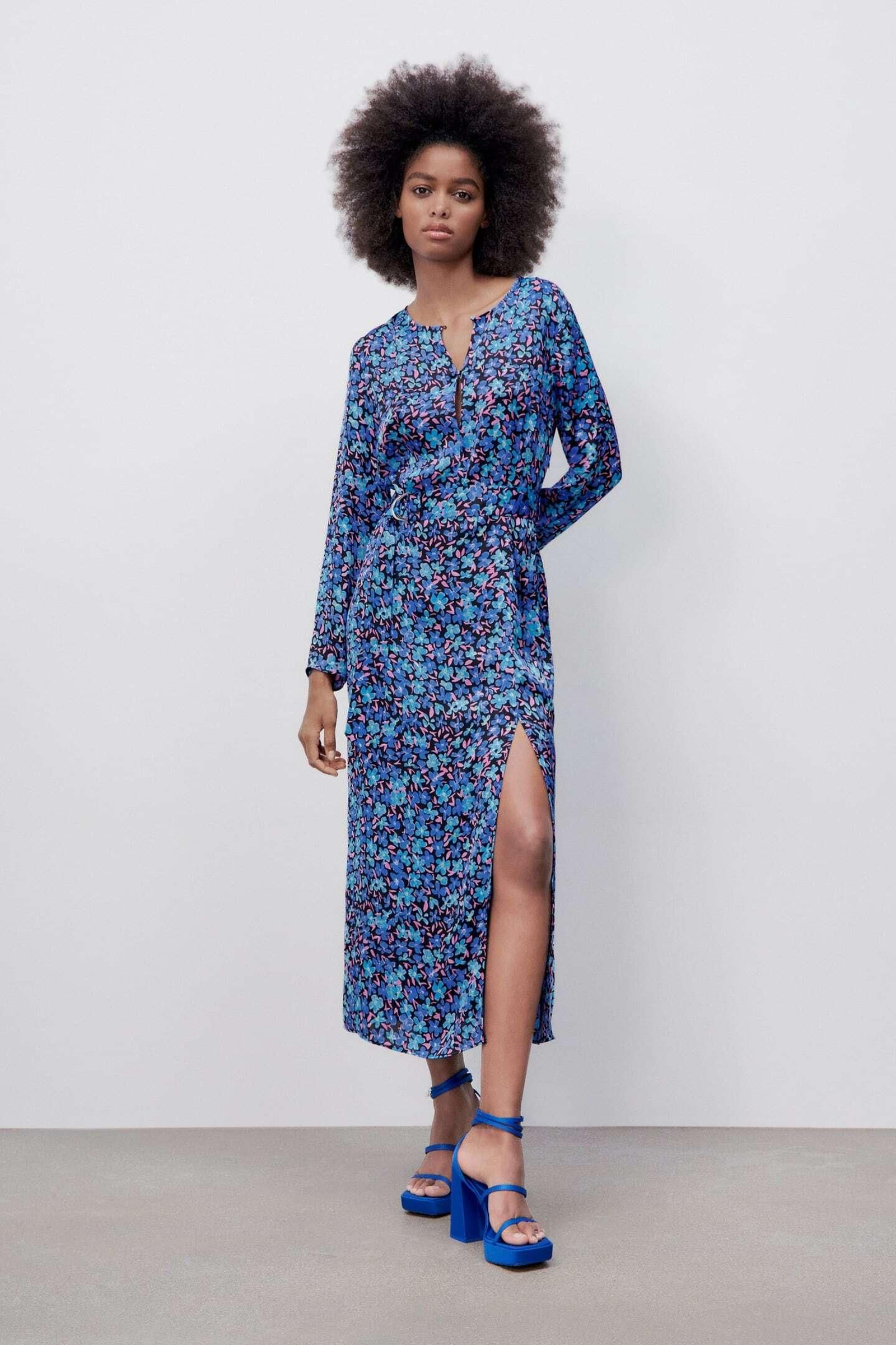 Vestido de flores de mangas largas de Zara. Vestido de flores de mangas largas de Zara.