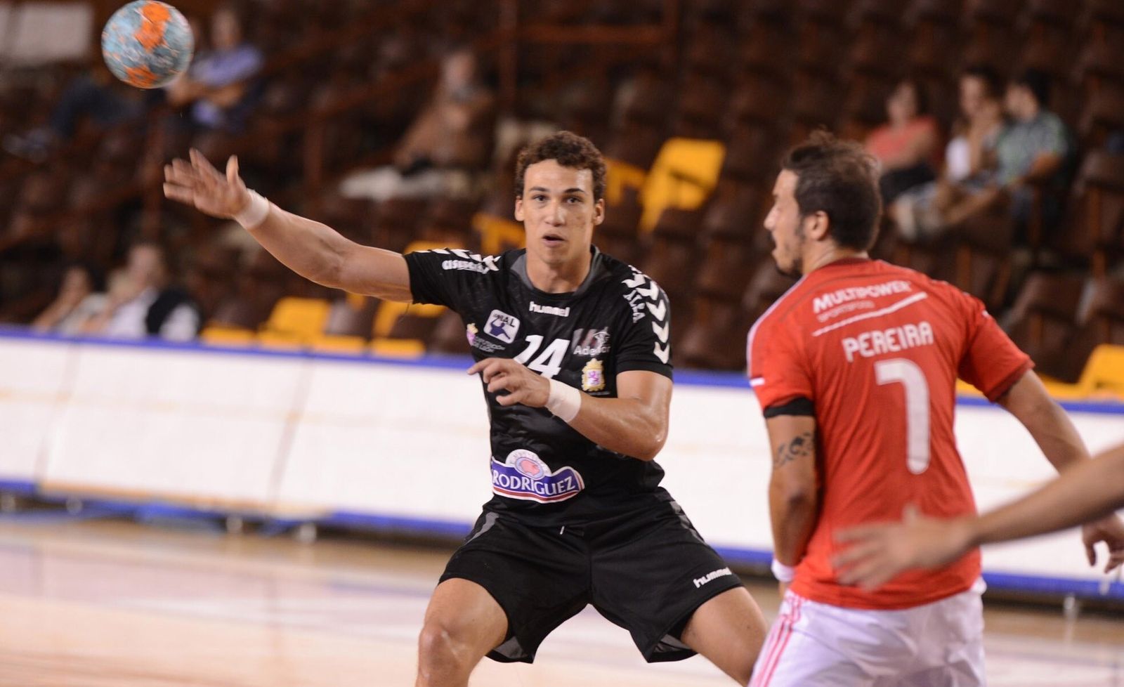 Joao Pedro Silva, en su etapa en el Ademar León.