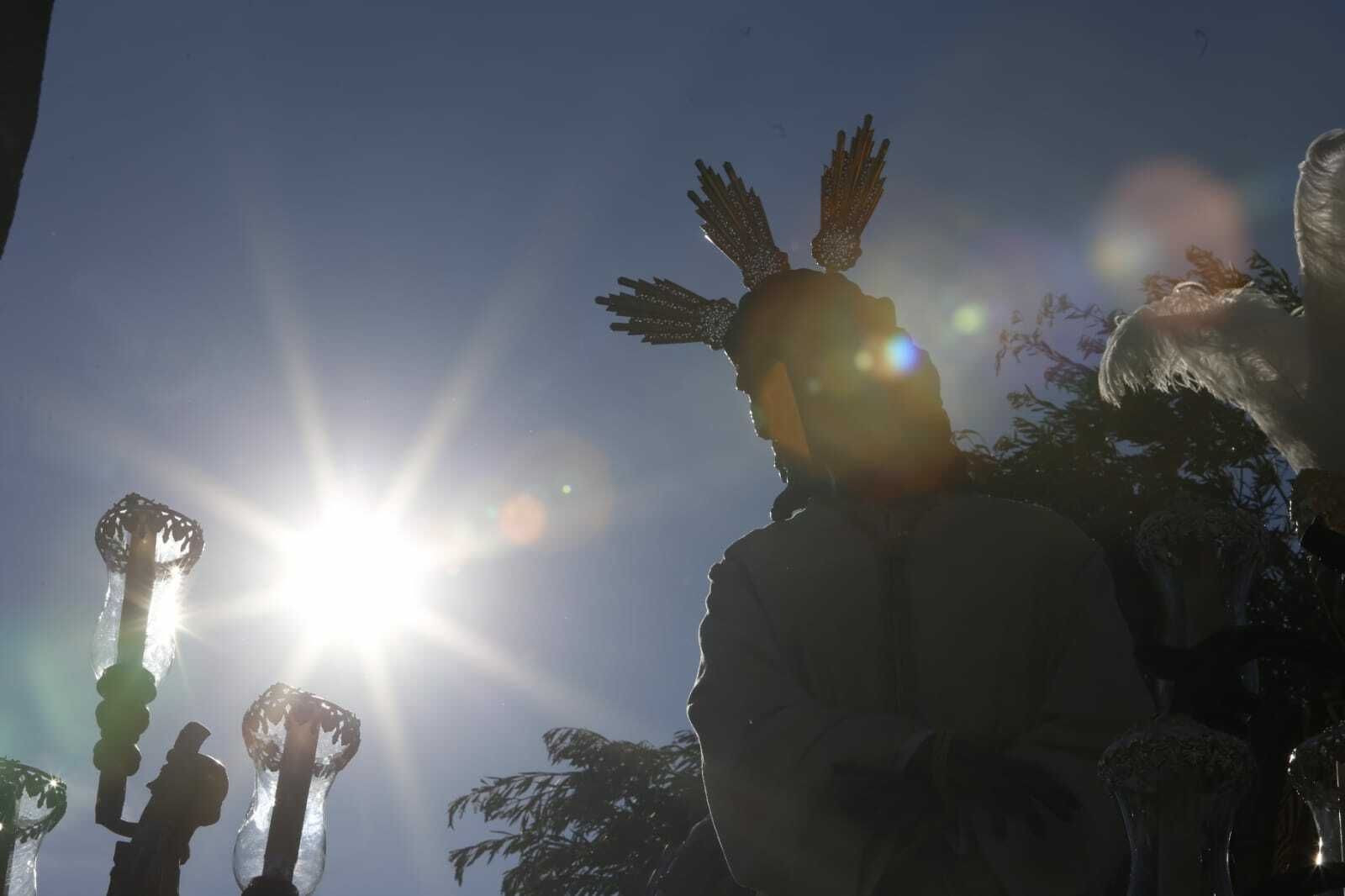 Las imágenes del Viernes de Dolores en Sevilla