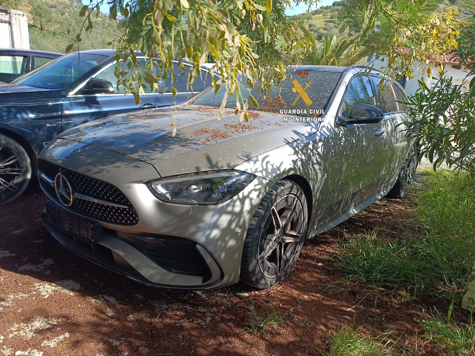 Algunos de los vehículos recuperados por la Guardia Civil.