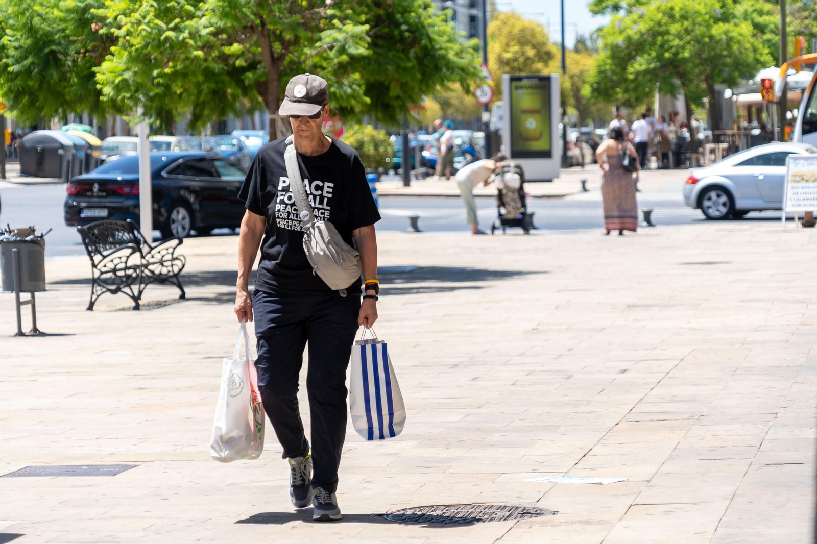 La Plaza del Mercado de Huelva, animado rincón de la vida cotidiana,