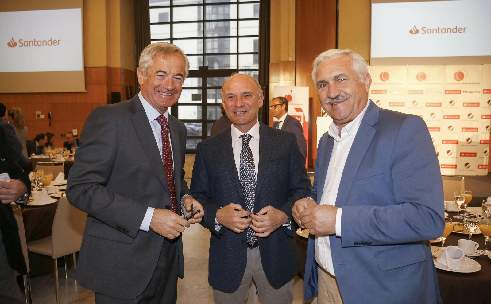 Las imágenes del foro joly con Elías Bendodo