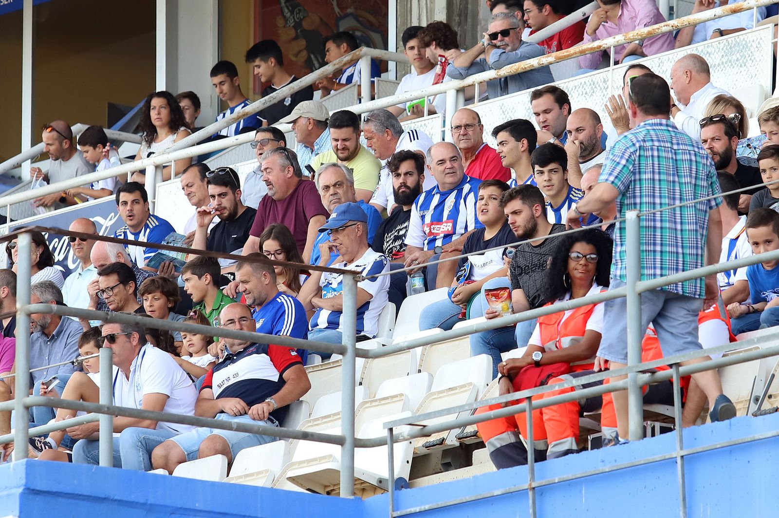 Imágenes del ambiente en el Estadio Nuevo Colombino