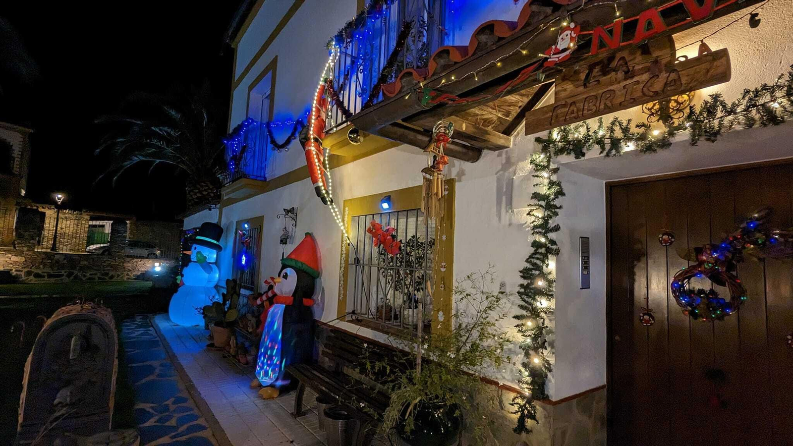 Las bellas fachadas navideñas de Corteconcepción