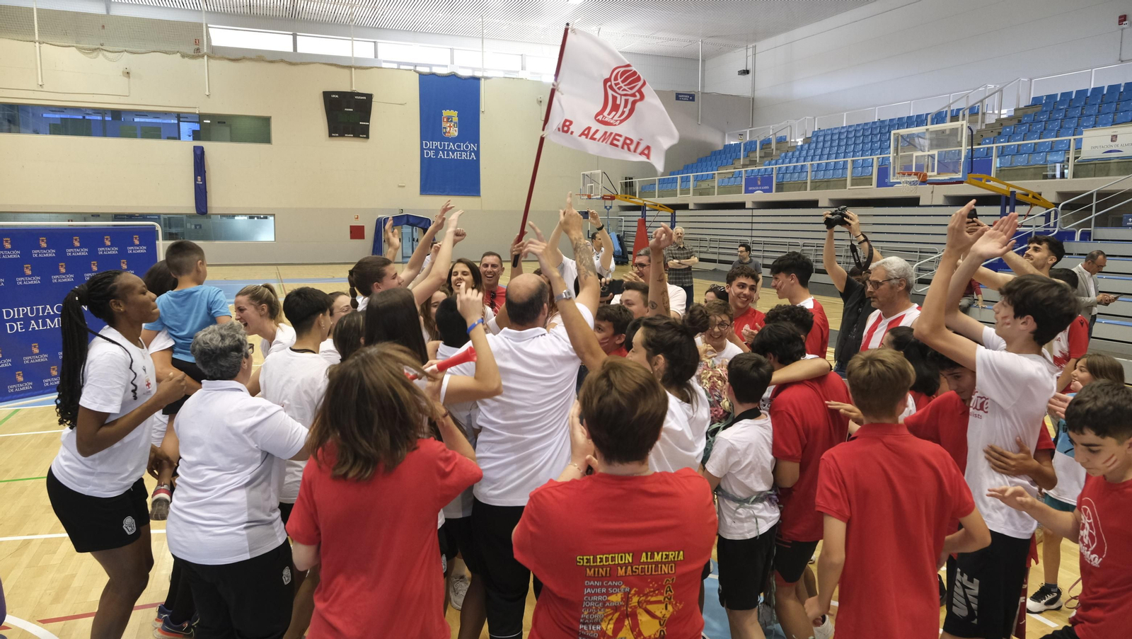 Imágenes del ascenso del ISE Costa de Almería a la Liga Femenina Challenge de Baloncesto