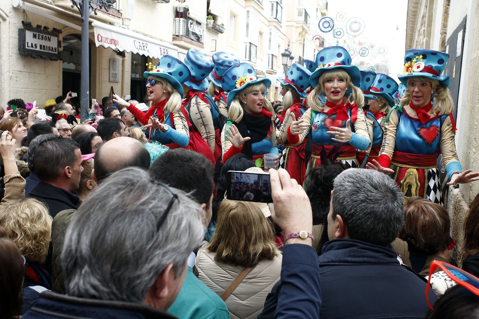 Batalla de coplas en el Mercado