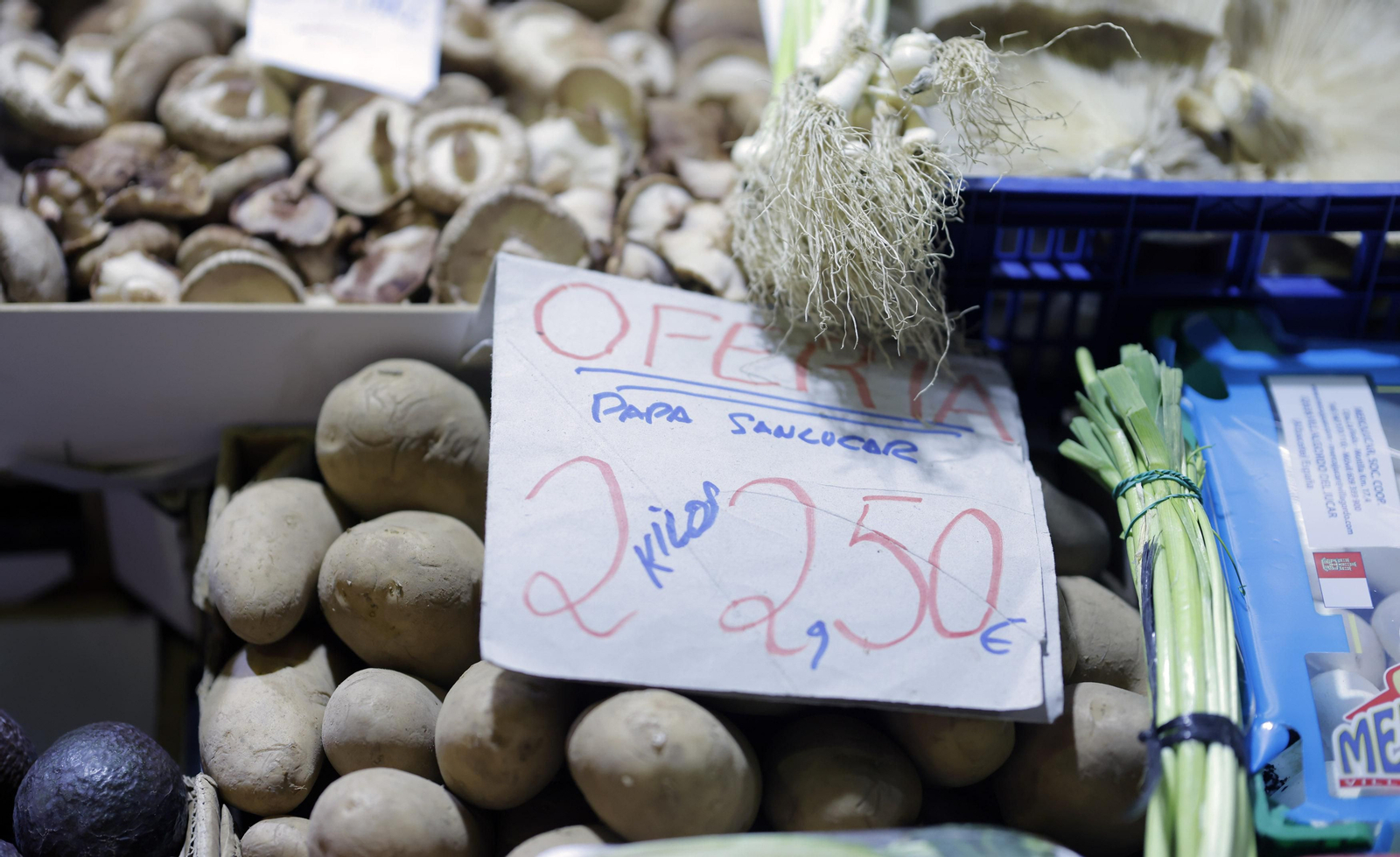 Así están los precios en el mercado de Triana, todas las imágenes