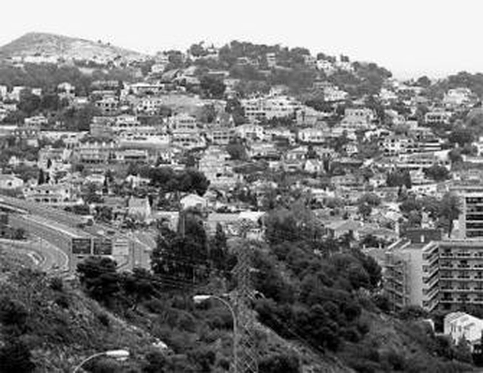 Vista de Miraflores de El Palo desde la ronda este.0