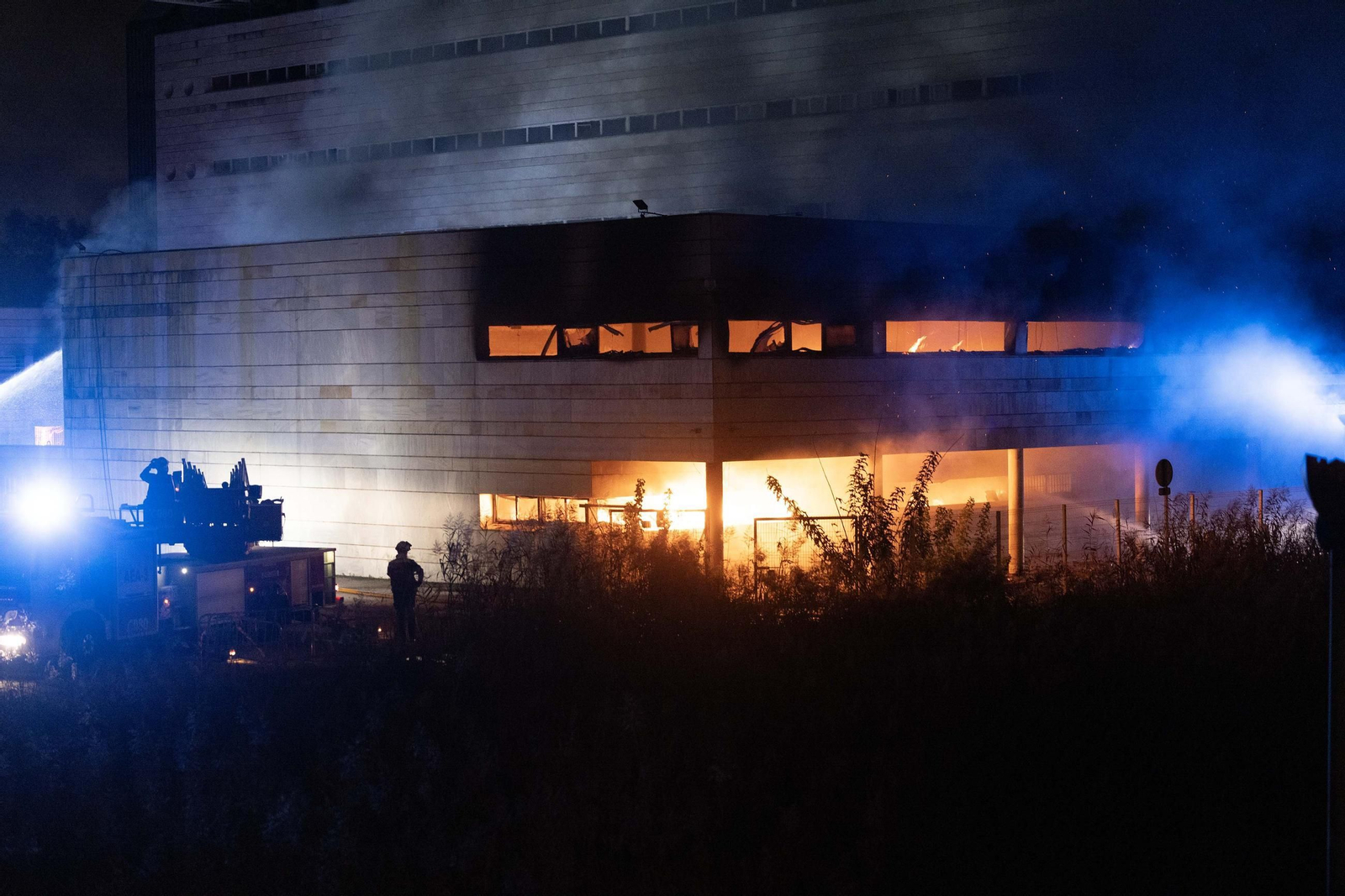 El auditorio Rocio Jurado en llamas, todas las fotos