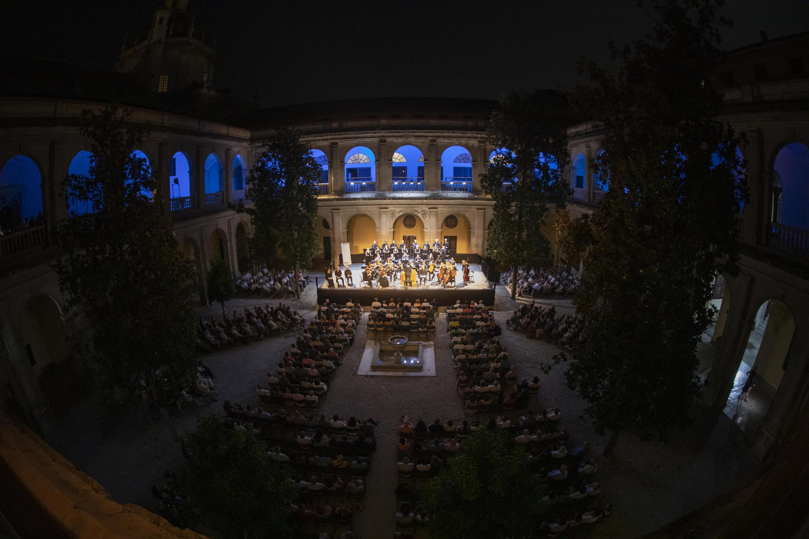 Ton Koopman a ritmo de Bach en el Hospital Real, en imágenes