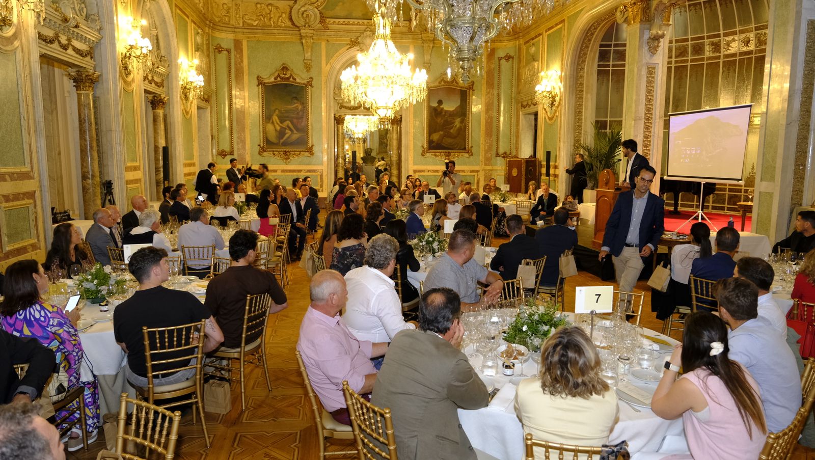 Imágenes de la presentación de la marca Vegavilanos en el Casino de Madrid