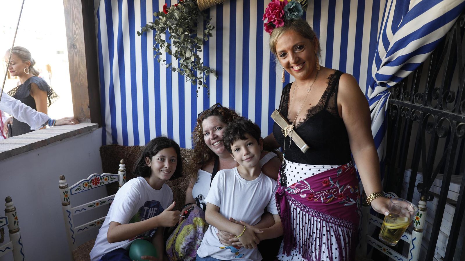 Búscate en las fotos del Día de la Mujer en la Feria de Tarifa