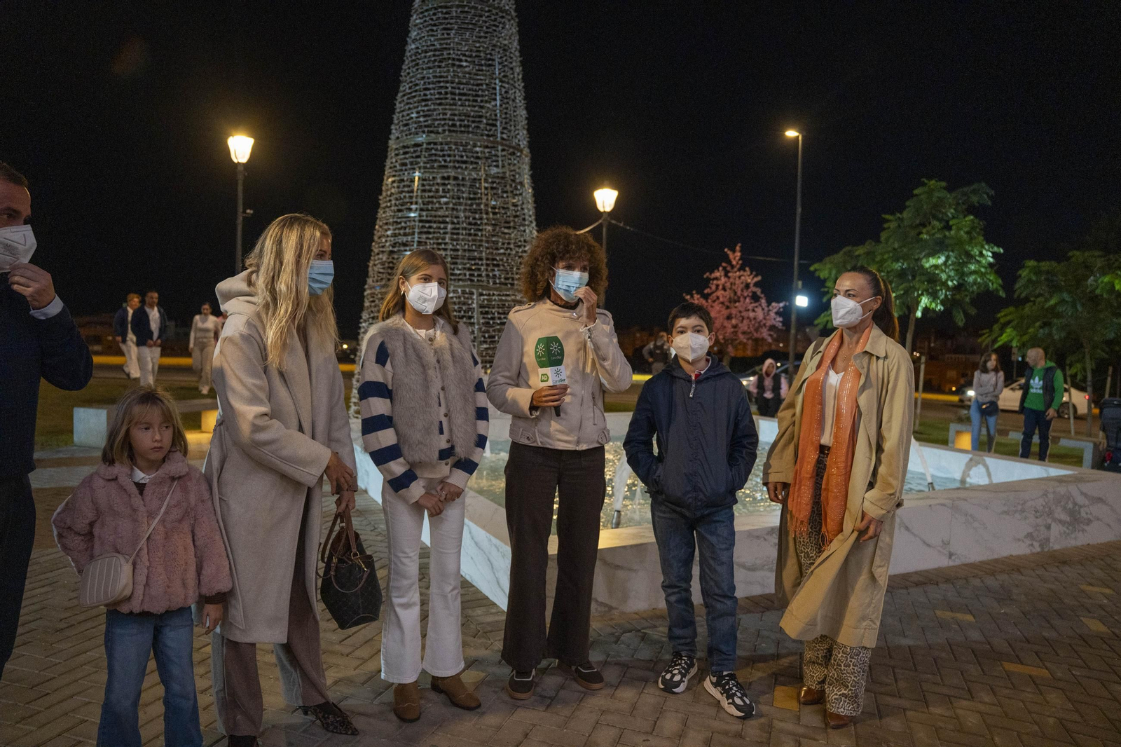 El encendido del alumbrado navideño del Hospital Universitario Torrecárdenas, en imágenes