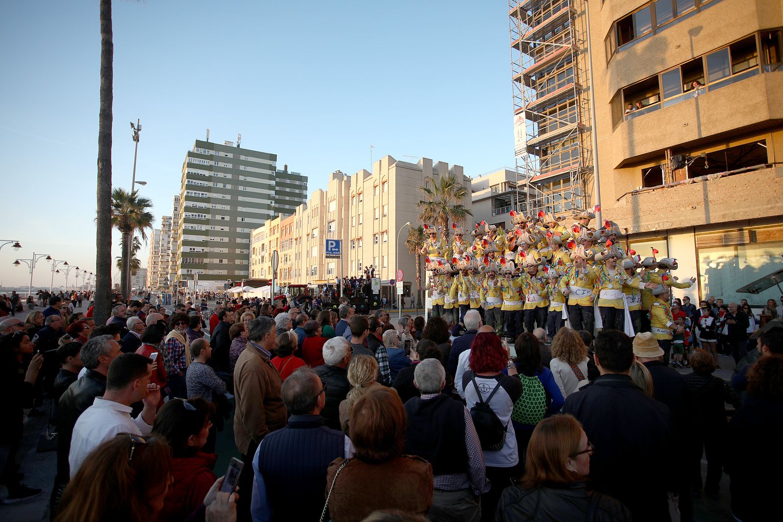 Las imágenes del carrusel de coros en el paseo marítimo