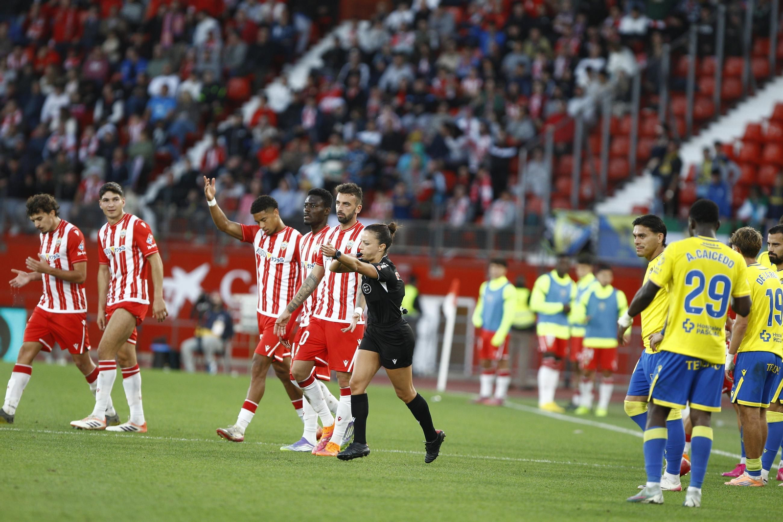 El partido U.D. Almería-Cádiz C.F. en imágenes
