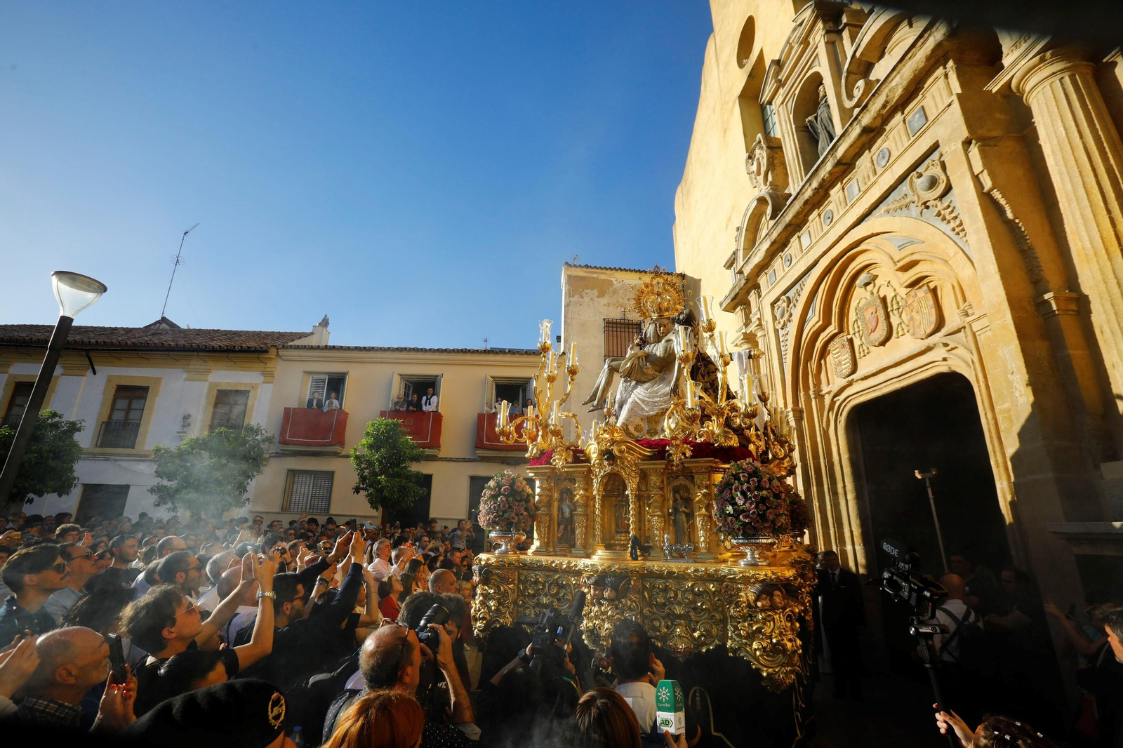 Jueves Santo en Córdoba: la procesión de Las Angustias, en imágenes