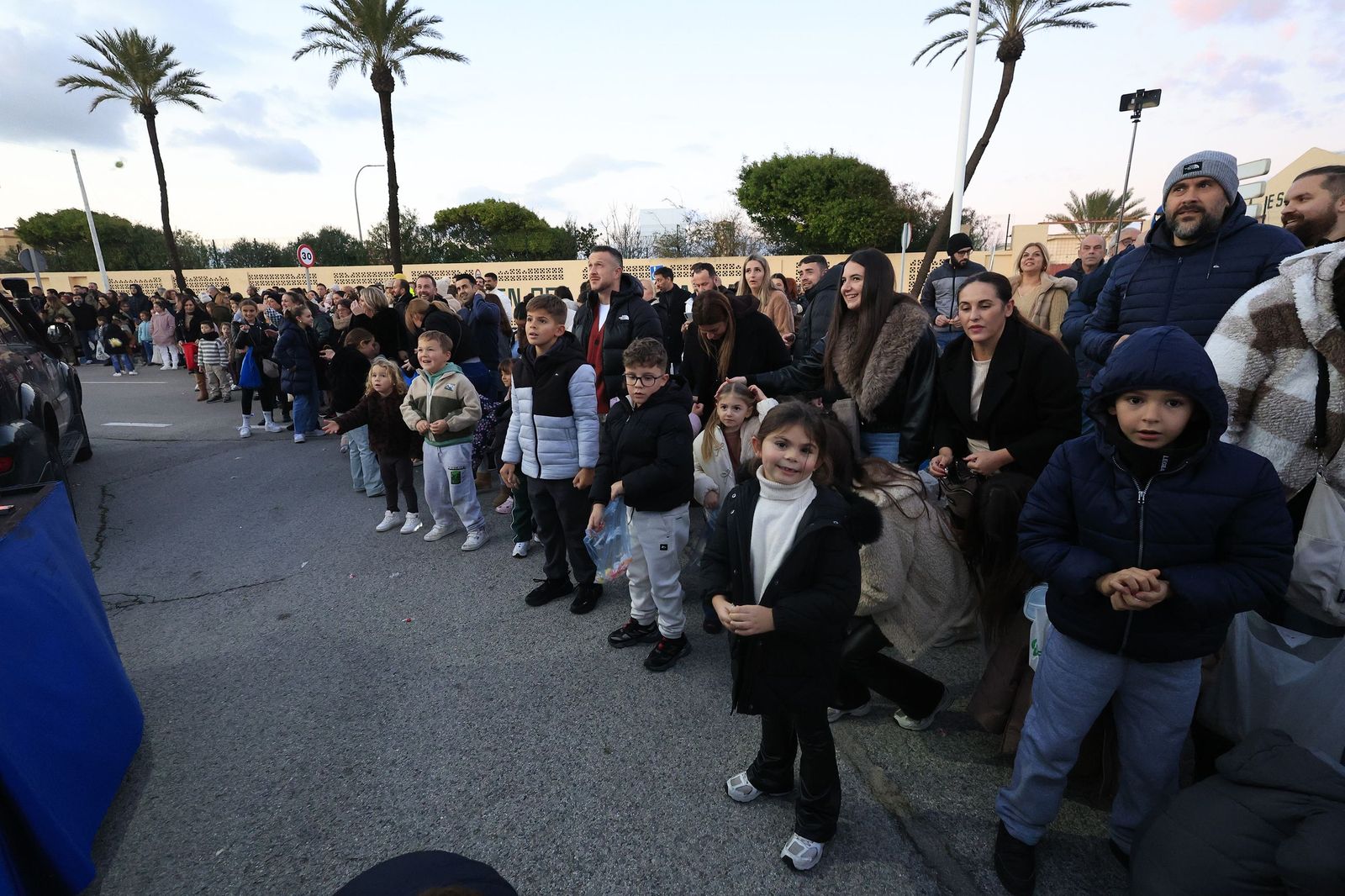 Búscate en las fotos de la cabalgata de Reyes Magos 2026 en La Línea