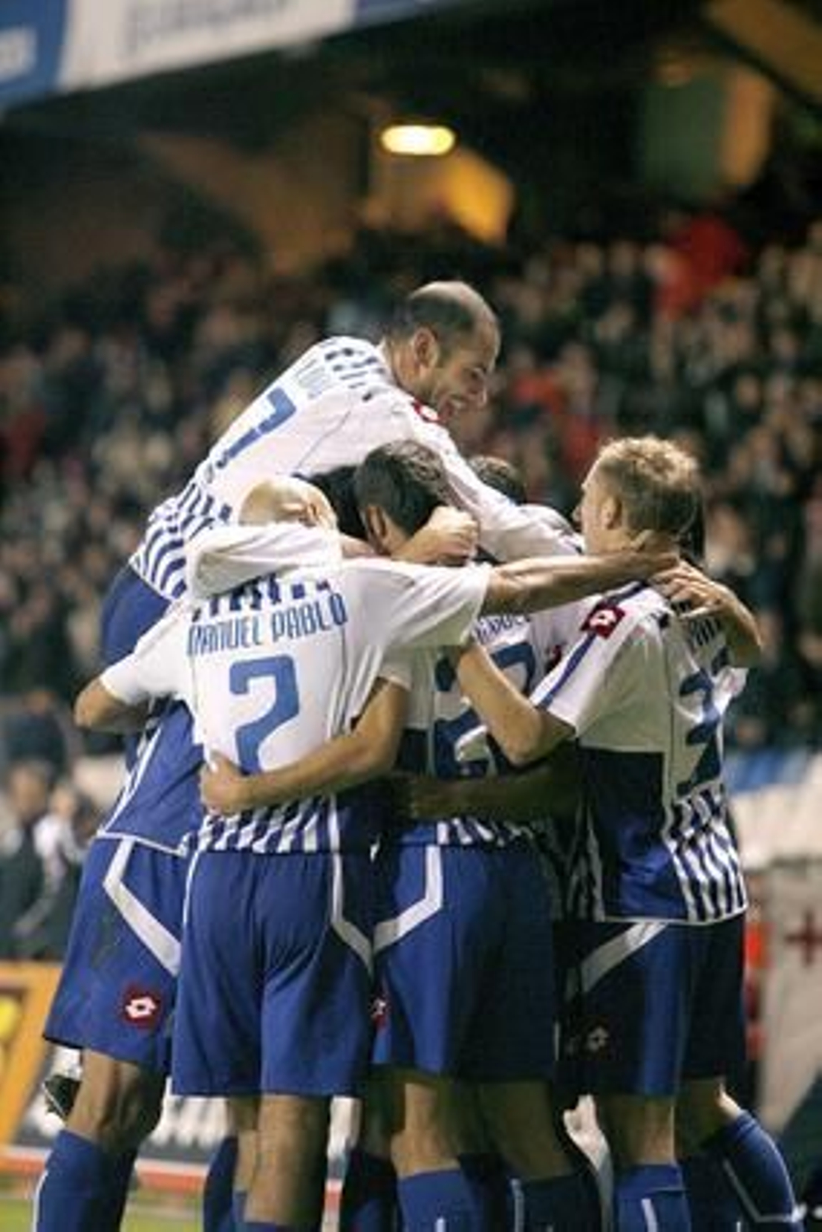 El Málaga se lleva un castigo severo de Riazor (3-0). El equipo blanquiazul se fue al descanso con dos goles en contra y no pudo reconducir el partido en el segundo tiempo.