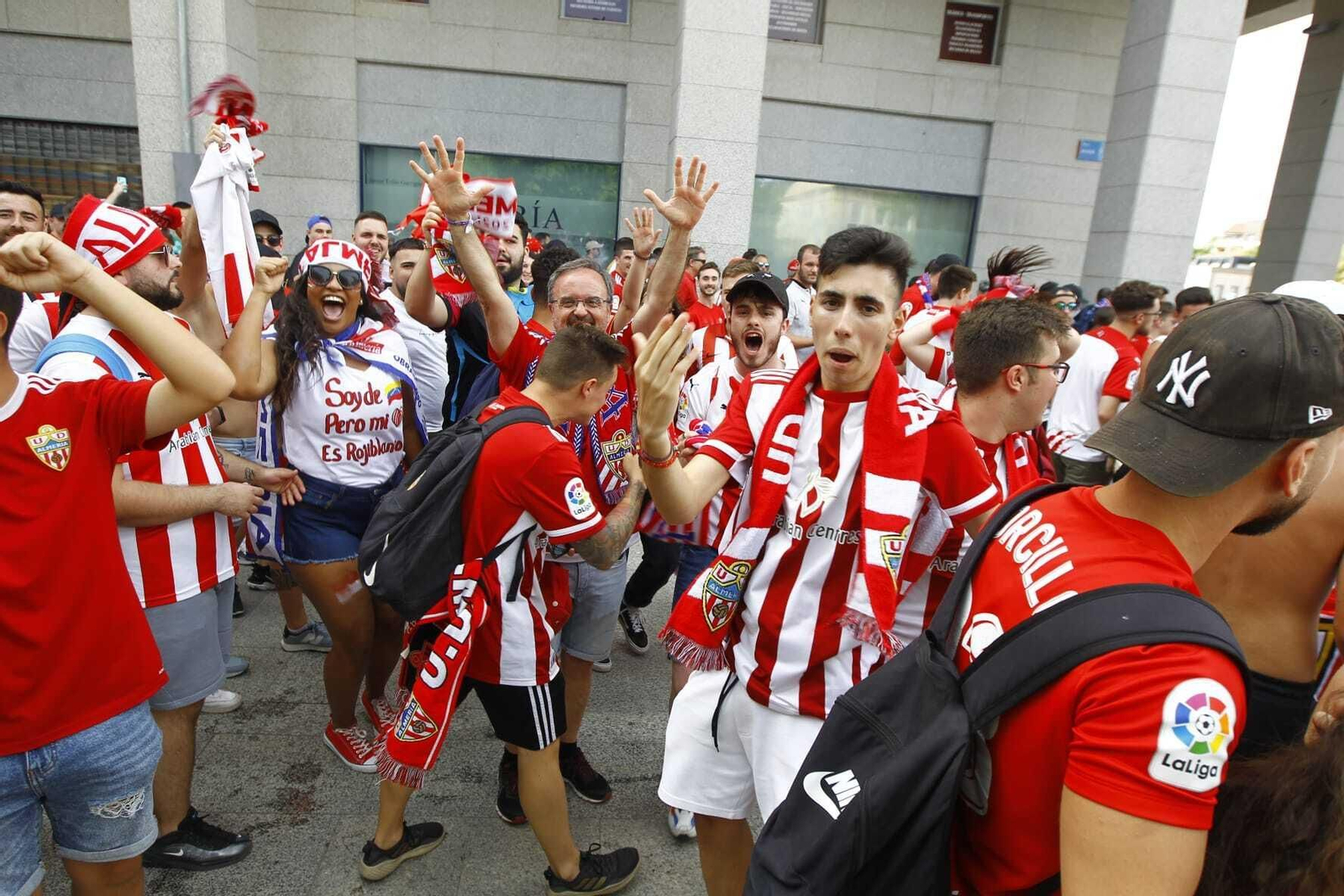Imágenes de la afición del Almería en Leganés