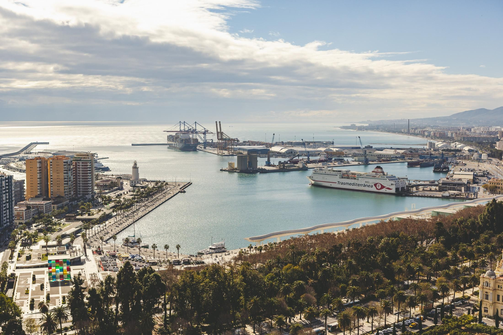 Panorámica del puerto de Málaga Panorámica del puerto de Málaga