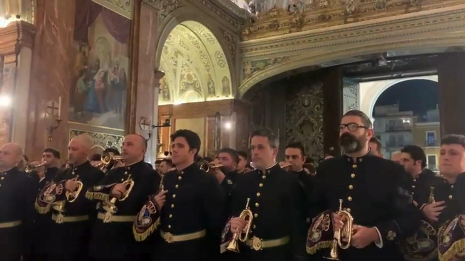 La Centuria Macarena protagoniza un bando anunciador con motivo del regreso de la Virgen de la Esperanza