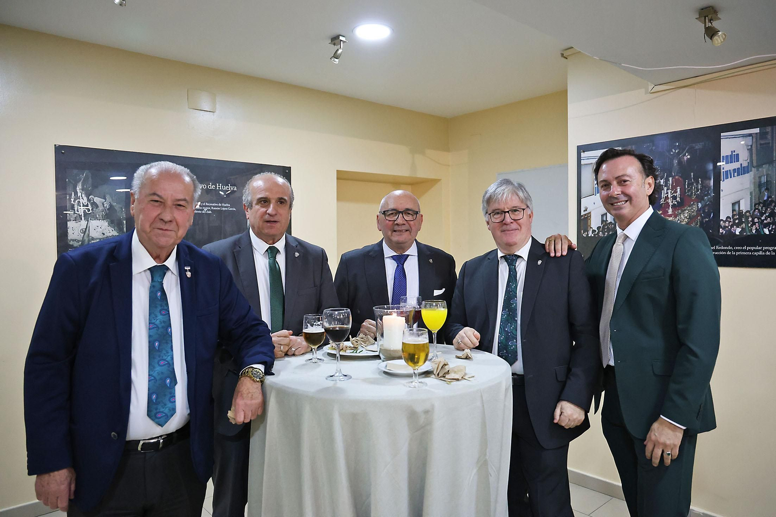 Imágenes del ambiente en la Exaltación a la Saeta de Huelva