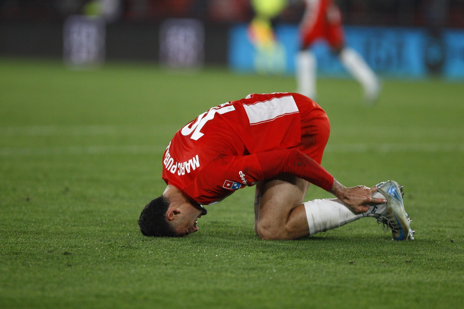 La U.D. Almería se impone por 1-0 al C.D. Mirandés y alcanza la segunda plaza, en imágenes