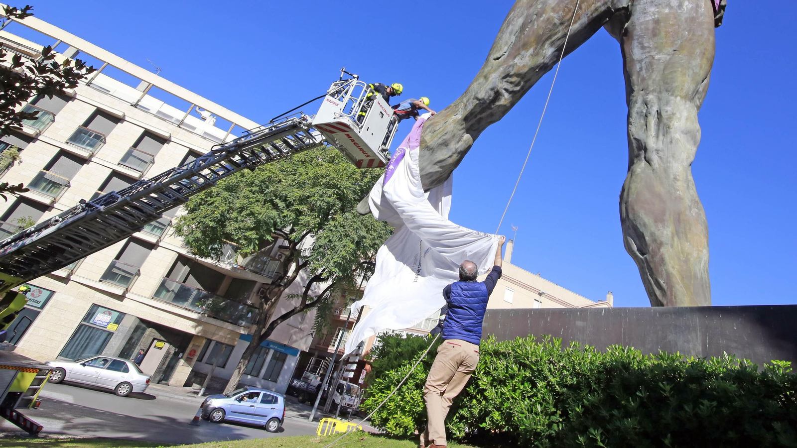 Imágenes del Minotauro vestido contra la Violencia de Género