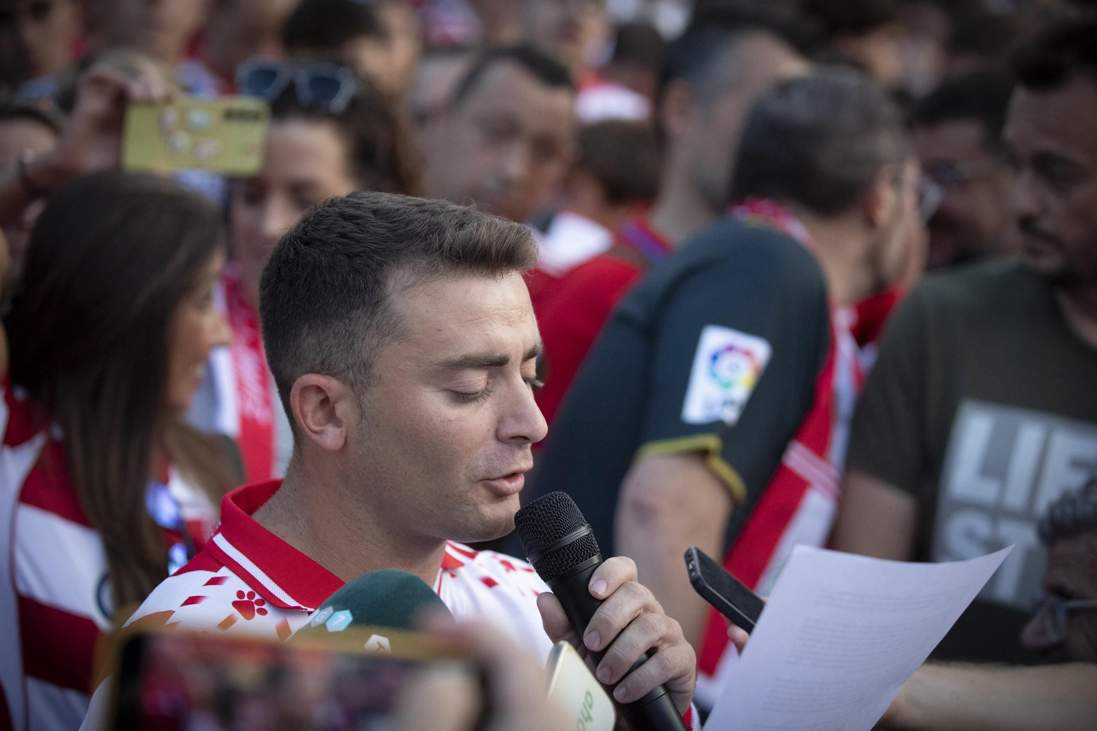 Las mejores imágenes de la manifestación en el Nuevo Los Cármenes