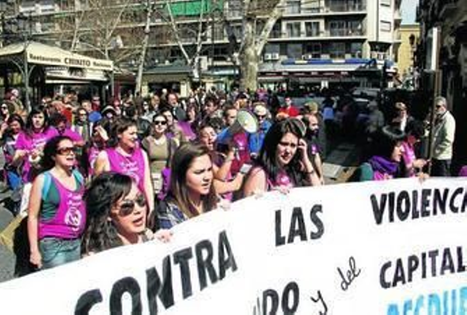 Las mujeres han cuadruplicado en 33 años su presencia en el mundo laboral